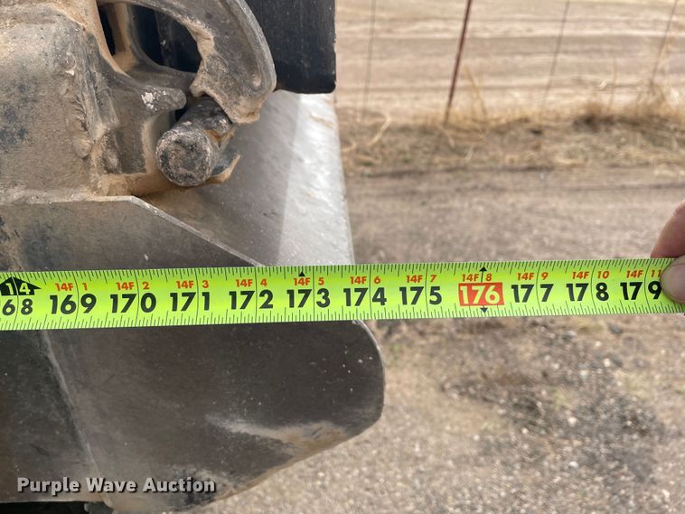 image for item DJ5083 2006 Mack CHN613  dump truck