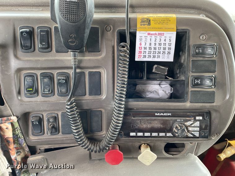 image for item DJ5083 2006 Mack CHN613  dump truck