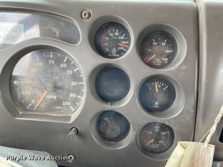 image for item DJ5083 2006 Mack CHN613  dump truck