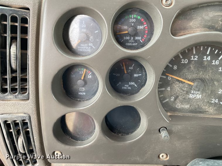 image for item DJ5083 2006 Mack CHN613  dump truck