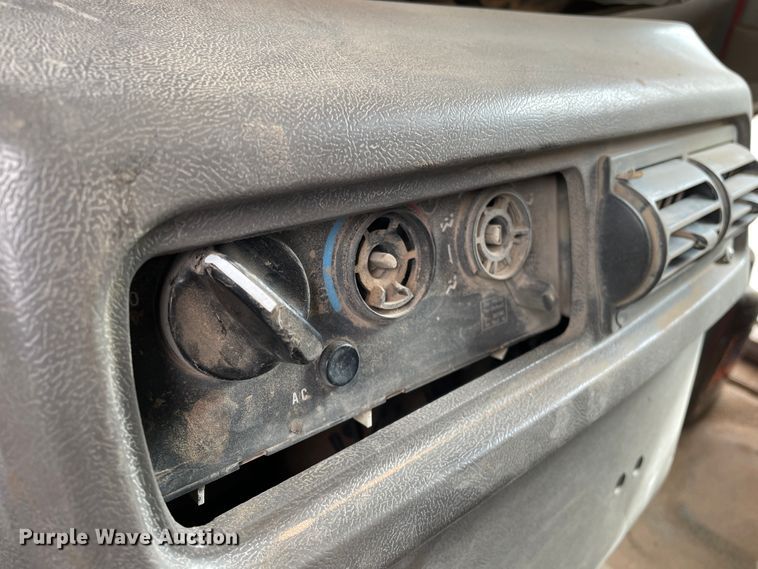 image for item DJ5083 2006 Mack CHN613  dump truck