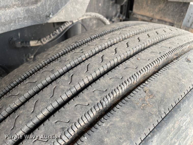 image for item DJ5083 2006 Mack CHN613  dump truck