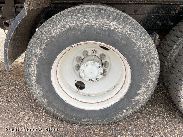 image for item DJ5083 2006 Mack CHN613  dump truck