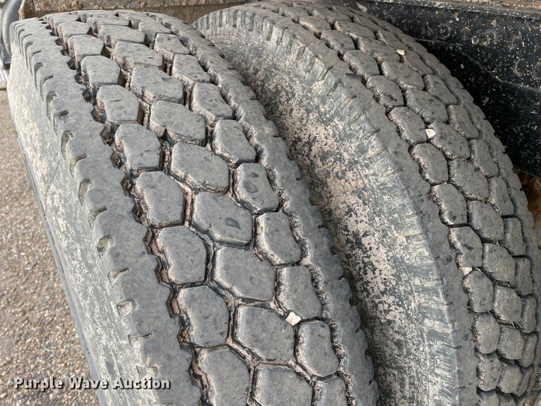 image for item DJ5083 2006 Mack CHN613  dump truck