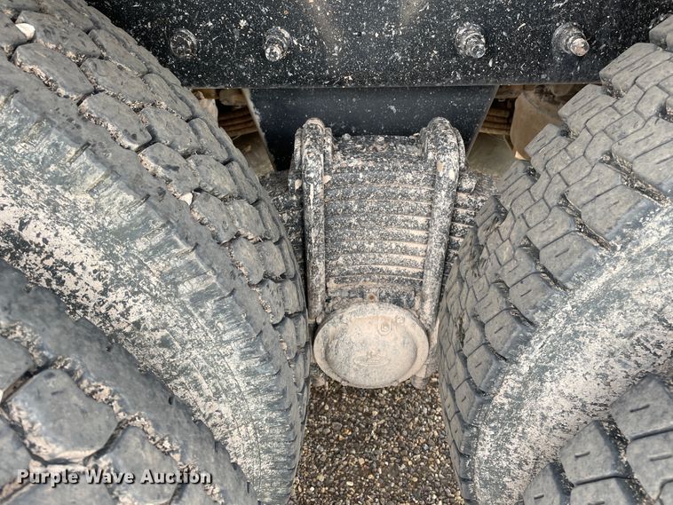 image for item DJ5083 2006 Mack CHN613  dump truck