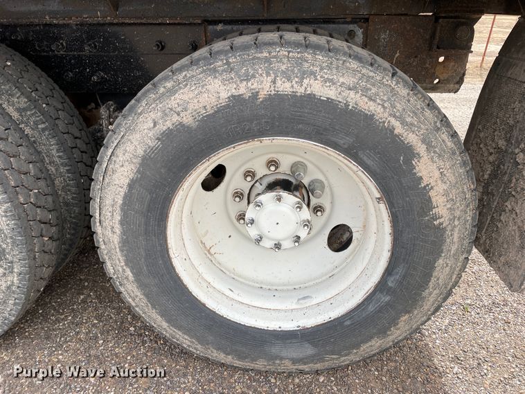 image for item DJ5083 2006 Mack CHN613  dump truck