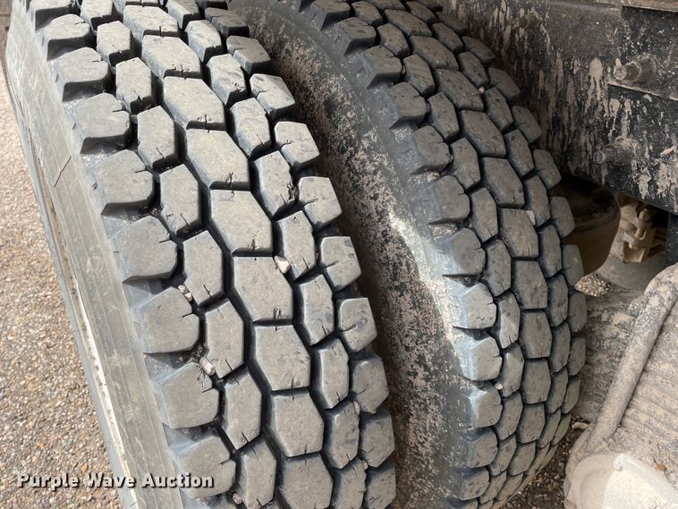 image for item DJ5083 2006 Mack CHN613  dump truck