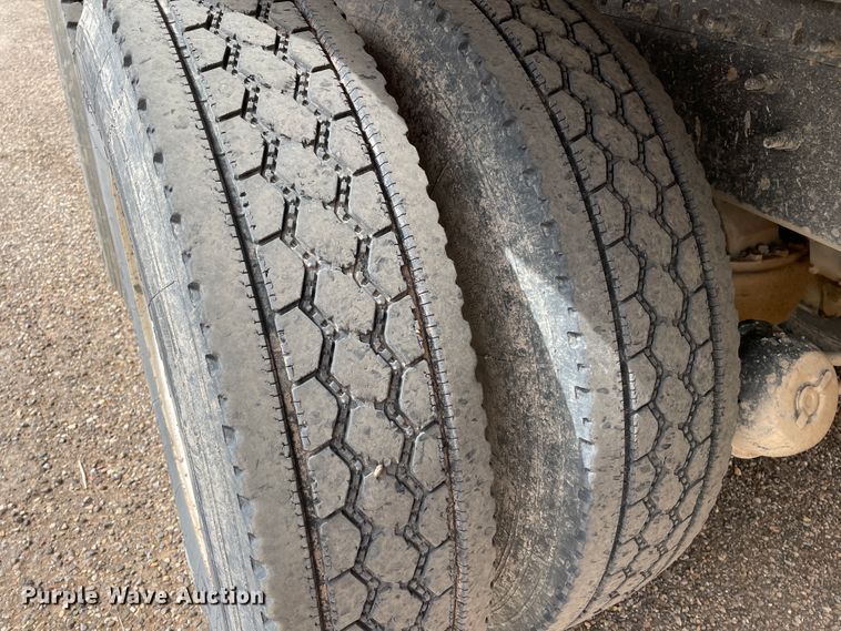 image for item DJ5083 2006 Mack CHN613  dump truck