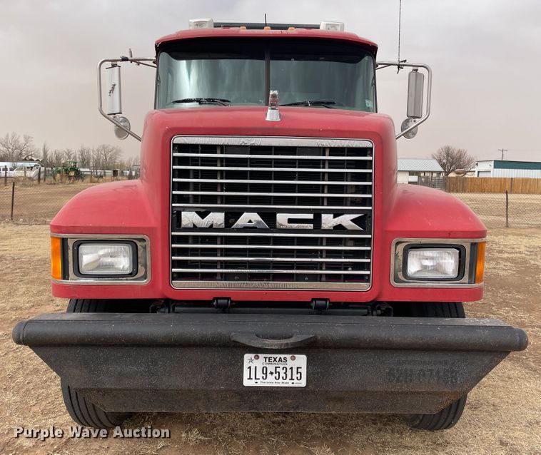 image for item DJ5084 2007 Mack CHN613  dump truck