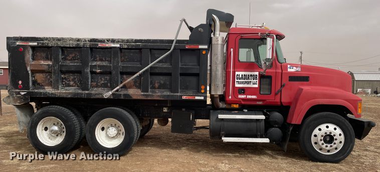 image for item DJ5084 2007 Mack CHN613  dump truck