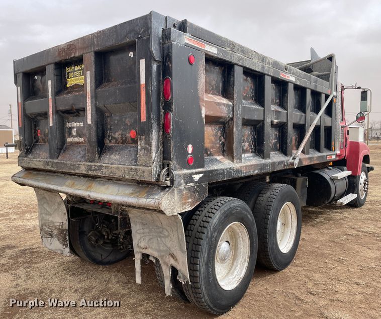 image for item DJ5084 2007 Mack CHN613  dump truck