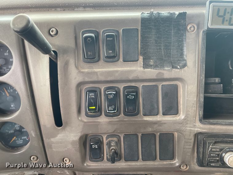 image for item DJ5084 2007 Mack CHN613  dump truck