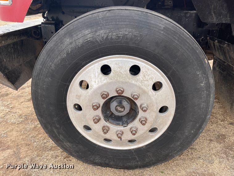 image for item DJ5084 2007 Mack CHN613  dump truck