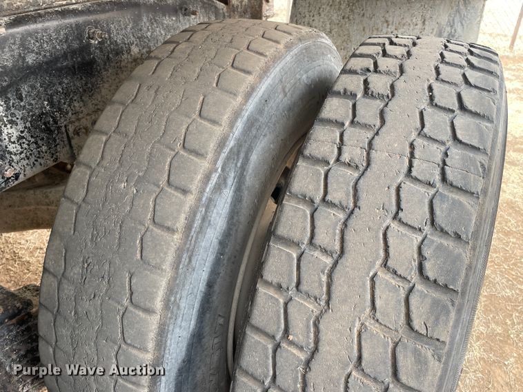 image for item DJ5084 2007 Mack CHN613  dump truck