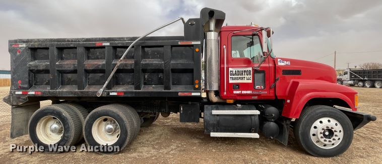 image for item DJ5085 2006 Mack CHN613  dump truck