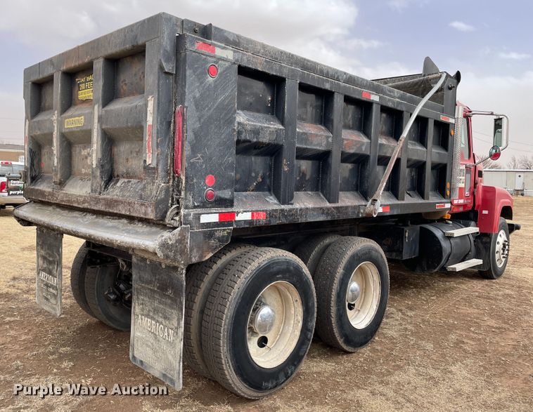 image for item DJ5085 2006 Mack CHN613  dump truck