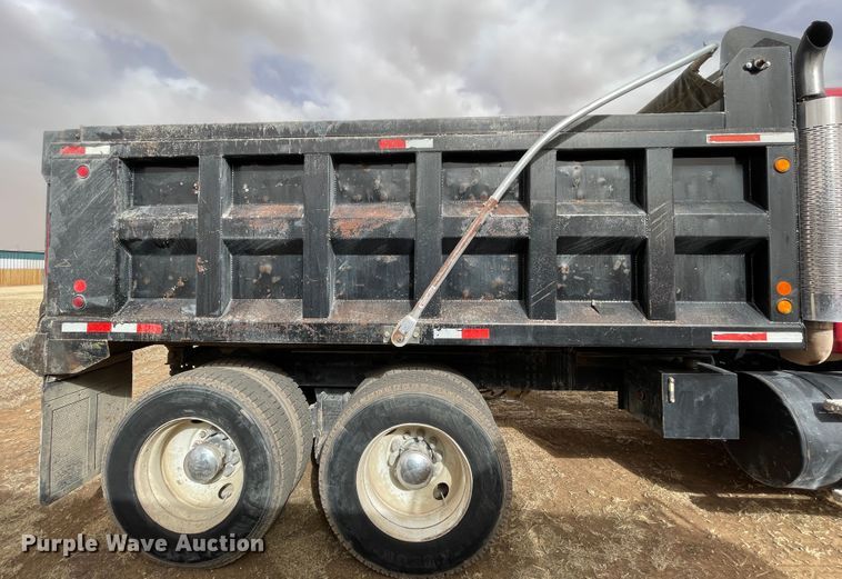 image for item DJ5085 2006 Mack CHN613  dump truck