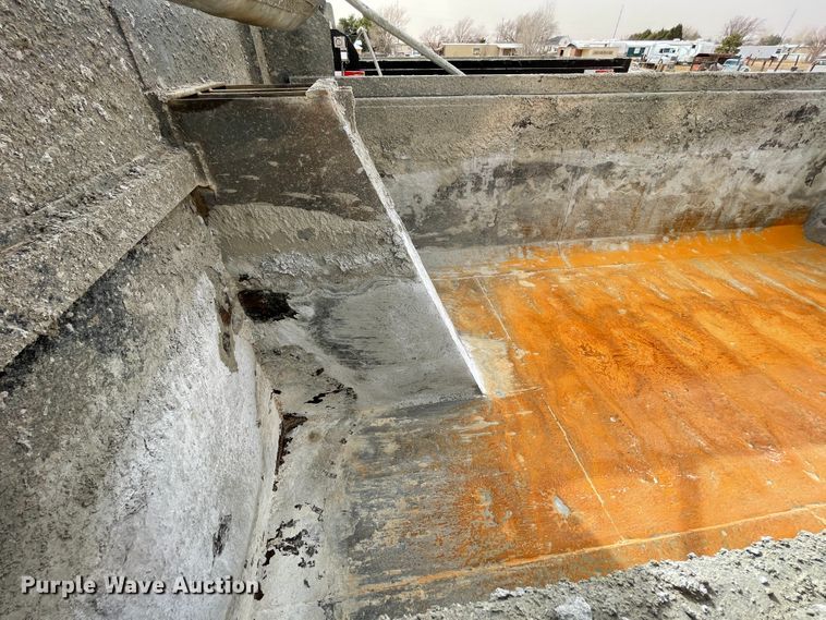 image for item DJ5085 2006 Mack CHN613  dump truck