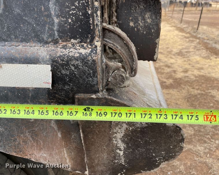 image for item DJ5085 2006 Mack CHN613  dump truck