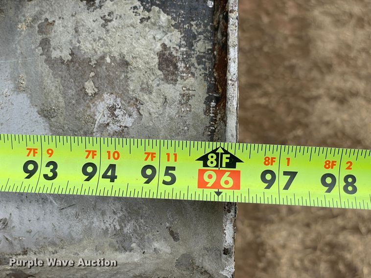 image for item DJ5085 2006 Mack CHN613  dump truck