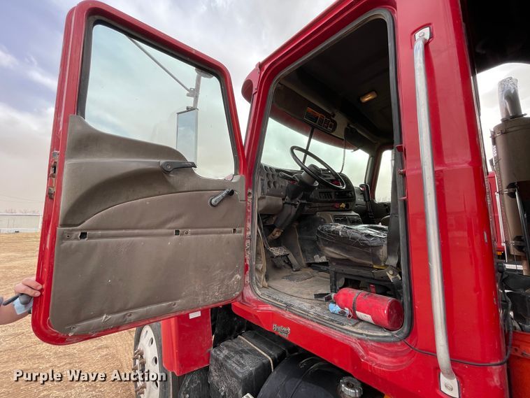 image for item DJ5085 2006 Mack CHN613  dump truck