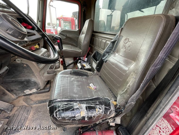 image for item DJ5085 2006 Mack CHN613  dump truck