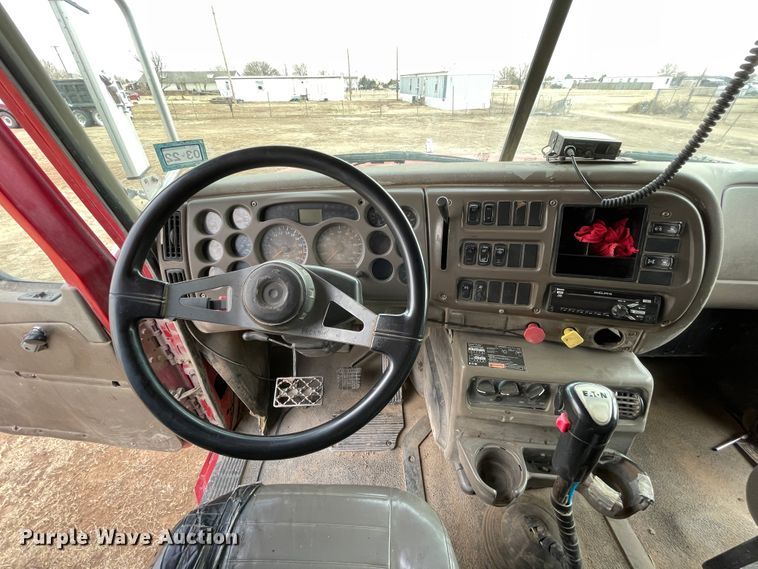 image for item DJ5085 2006 Mack CHN613  dump truck