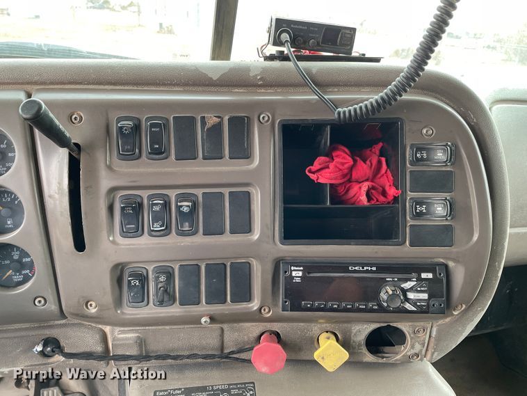 image for item DJ5085 2006 Mack CHN613  dump truck