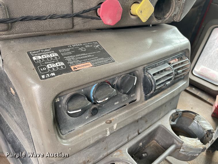 image for item DJ5085 2006 Mack CHN613  dump truck