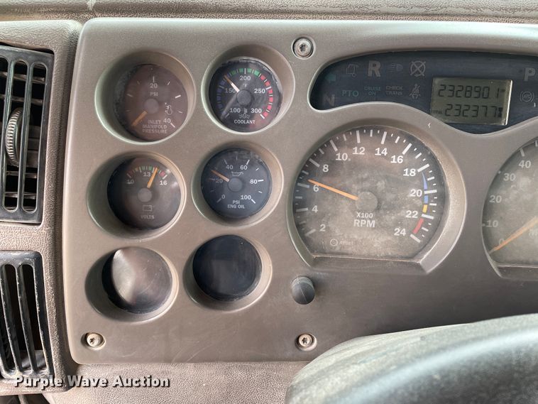 image for item DJ5085 2006 Mack CHN613  dump truck