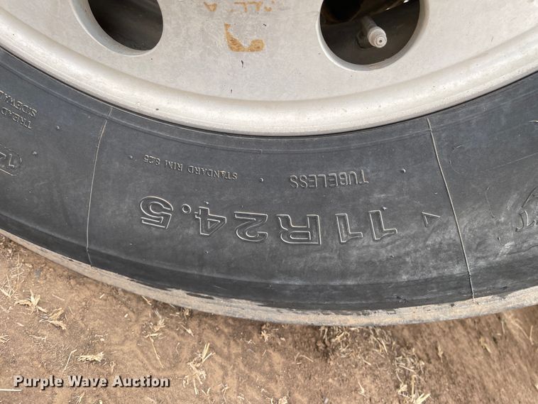 image for item DJ5085 2006 Mack CHN613  dump truck