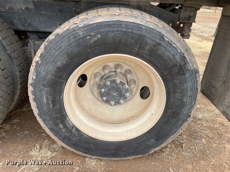 image for item DJ5085 2006 Mack CHN613  dump truck