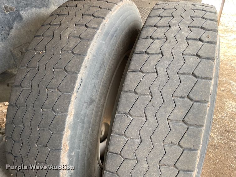 image for item DJ5085 2006 Mack CHN613  dump truck