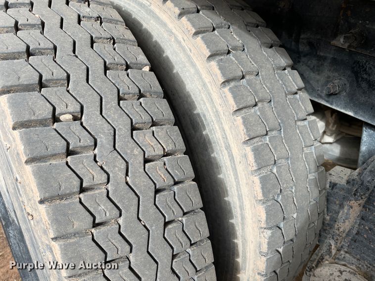 image for item DJ5085 2006 Mack CHN613  dump truck