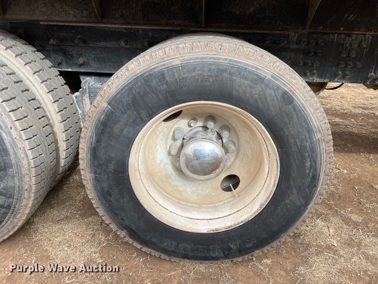 image for item DJ5085 2006 Mack CHN613  dump truck