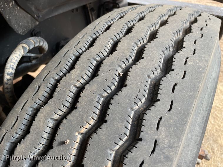 image for item DJ5085 2006 Mack CHN613  dump truck