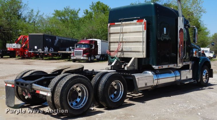 image for item DK0345 2004 Freightliner Coronado  semi truck