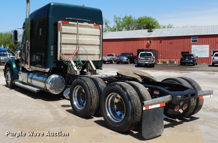 image for item DK0345 2004 Freightliner Coronado  semi truck