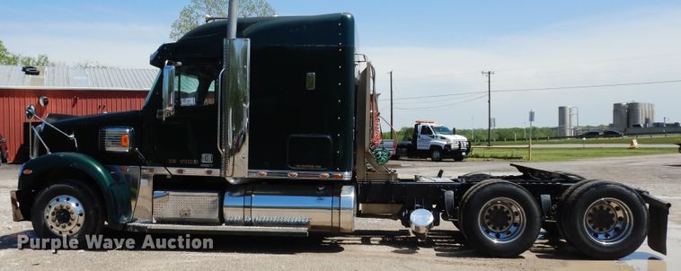 image for item DK0345 2004 Freightliner Coronado  semi truck