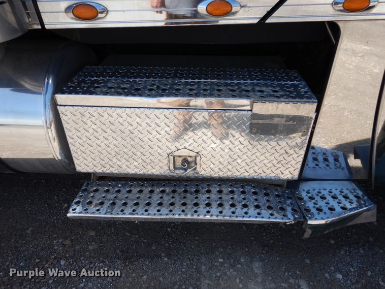 image for item DK0345 2004 Freightliner Coronado  semi truck