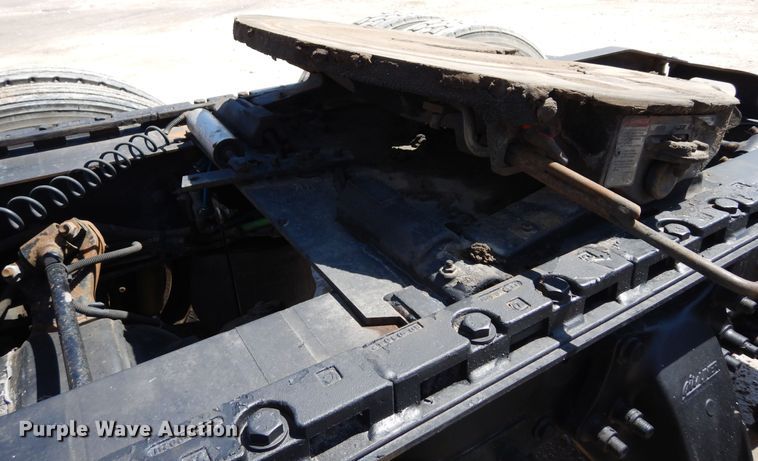 image for item DK0345 2004 Freightliner Coronado  semi truck