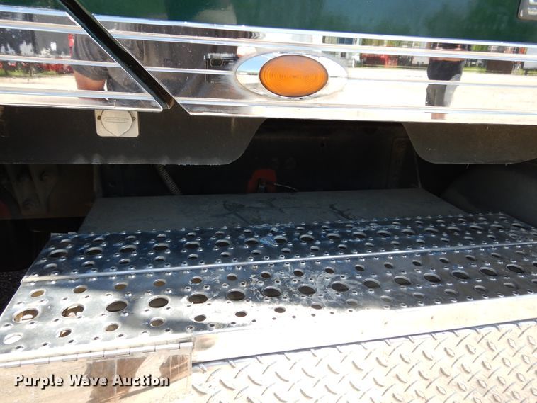 image for item DK0345 2004 Freightliner Coronado  semi truck