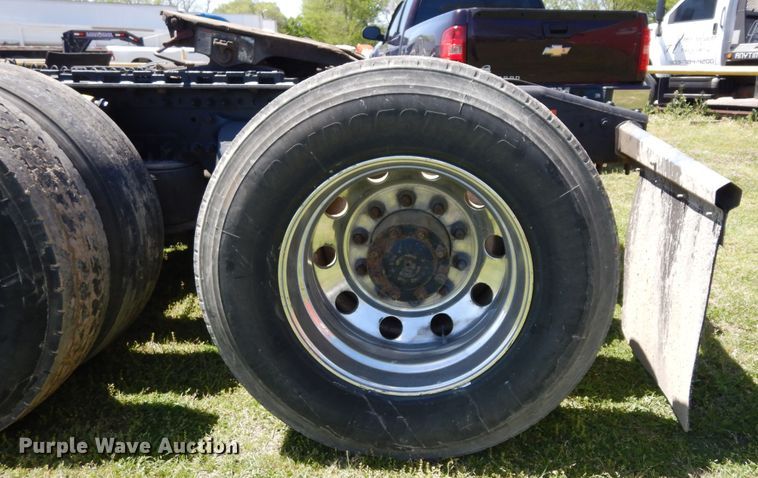 image for item DK0345 2004 Freightliner Coronado  semi truck