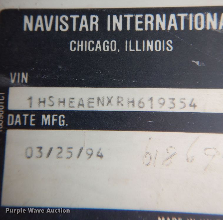 image for item DK0817 1994 International 8200  semi truck