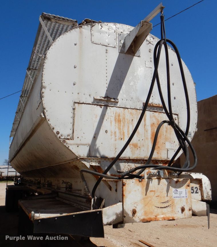 image for item DK8249 1996 Ledwell  feed delivery trailer