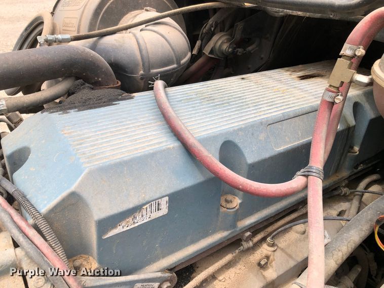 image for item DK8267 2005 Freightliner Columbia  semi truck