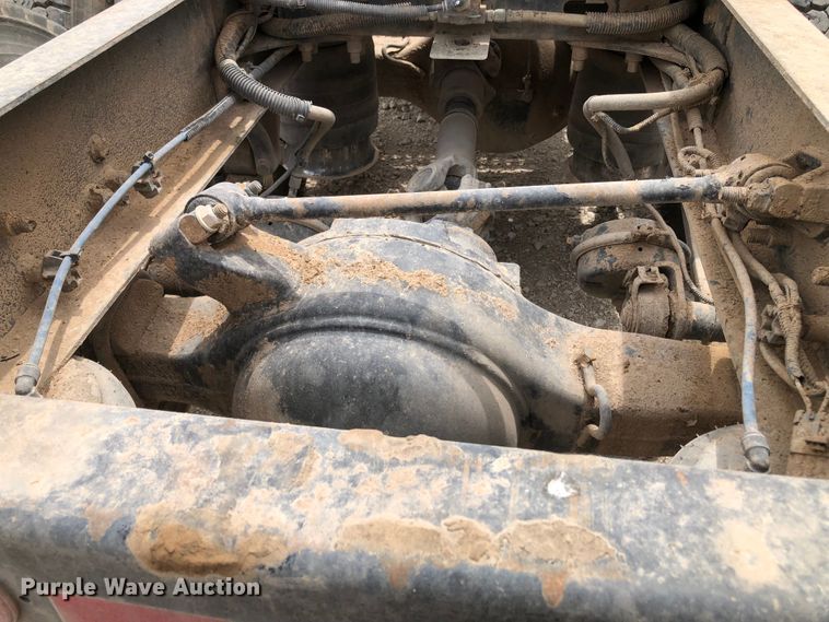 image for item DK8267 2005 Freightliner Columbia  semi truck