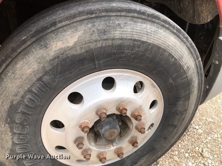 image for item DK8267 2005 Freightliner Columbia  semi truck