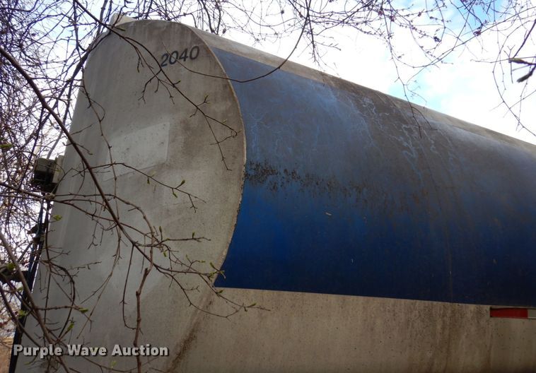 image for item DL3748 1976 Trailmobile F11S4MCM-4  tank trailer