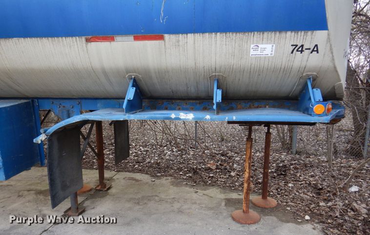 image for item DL3748 1976 Trailmobile F11S4MCM-4  tank trailer